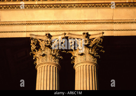 St Paul's colonnes corinthiennes de Ludgate Hill Banque D'Images