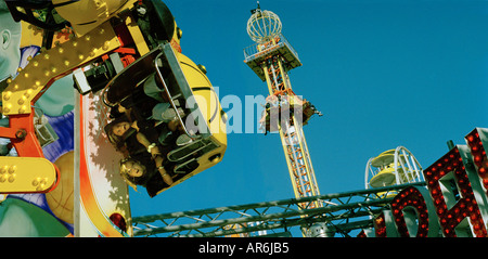 Manèges de fête foraine Banque D'Images