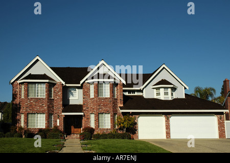 Nouveau single maison familiale située dans un quartier résidentiel Banque D'Images