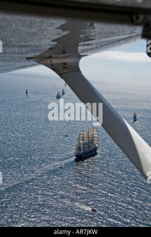 Course des grands voiliers 2007, le plus grand navire à voile à l'écorce russe Sedov quitte les eaux suédoises et des voiles en Pologne Banque D'Images