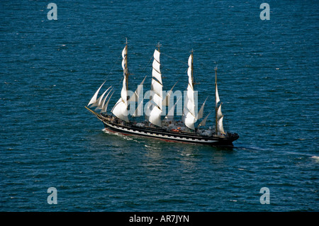 Course des grands voiliers 2007, le plus grand navire à voile à l'écorce russe Sedov quitte les eaux suédoises et des voiles en Pologne Banque D'Images