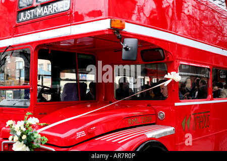 London Routemaster bus utilisé pour les fête de mariage Banque D'Images