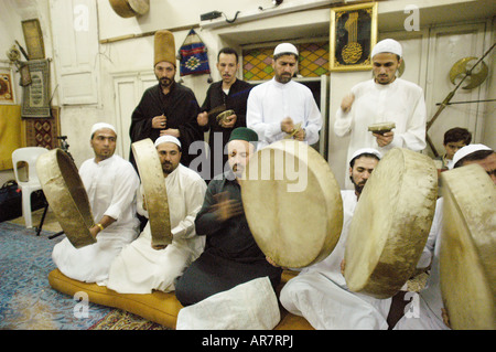 Musiciens soufi jouer à la cérémonie religieuse à Alep en Syrie Banque D'Images