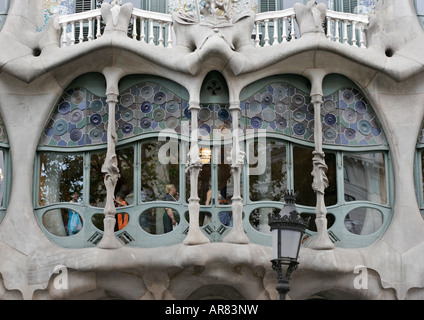 Antoni Gaudi, La Casa Batlló, connu localement sous le nom de Casa dels ossos (Maison des os), à Barcelone, Espagne Banque D'Images