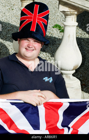 Jeune homme avec un chapeau à l'Union Flag Last Night of the Proms, Royal Albert Hall, Londres, Angleterre, Royaume-Uni Banque D'Images