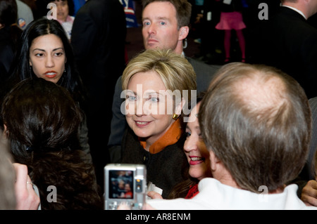 Le candidat démocrate à la présidence des États-Unis Le sénateur Hillary Rodham Clinton supporters adressée à un rassemblement à Tacoma, WA, USA Banque D'Images