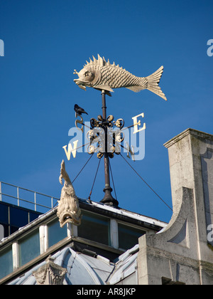 La girouette en forme de poisson Old Billingsgate Londres Banque D'Images