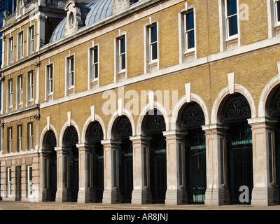 Old Billingsgate. Le style Renaissance 19e siècle bâtiment du marché a été rénové en 1988 pour l'utilisation de bureau par Sir Richard Rogers Banque D'Images