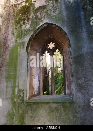 St Dunstan-dans-le-Est a été détruit dans la Deuxième Guerre mondiale et les ruines médiévales sont maintenant un jardin public Banque D'Images