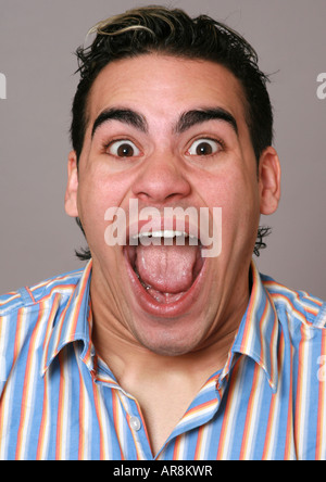 L'homme avec la bouche grande ouverte Banque D'Images
