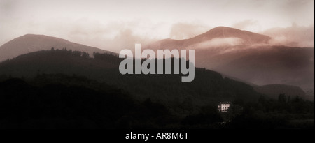 Collines et chambre donnant sur Derwentwater et Keswick dans le Lake District en Angleterre Banque D'Images