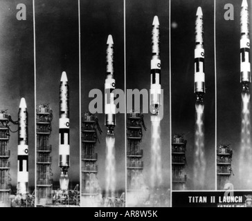 Militaire, États-Unis, Force aérienne, roquette, lancement d'un missile balistique à longue portée terrestre « Titan II » à partir d'un bunker souterrain, vers 1962, Banque D'Images