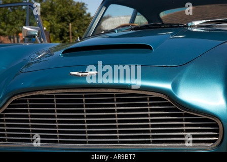 Image de la calandre d'une voiture de sport Aston Martin DB Banque D'Images