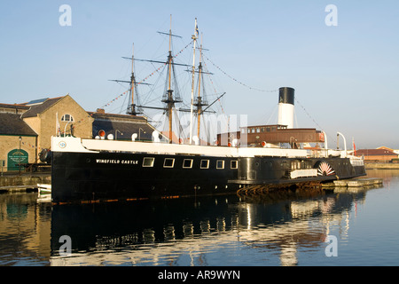 Le bateau à aubes et Château Wingfield le Hartlepool museum Banque D'Images