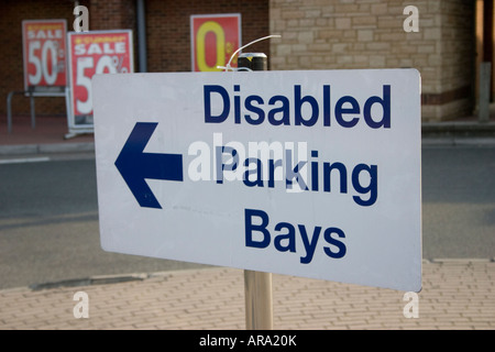 Des places handicapés sign Banque D'Images