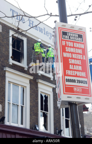 Hawley Arms pub dans le Camden après l'incendie de février 2008 Banque D'Images