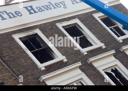 Hawley Arms pub dans le Camden après l'incendie de février 2008 Banque D'Images