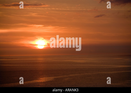 Coucher de soleil sur l'océan Atlantique Nord du Pays de Galles UK Banque D'Images