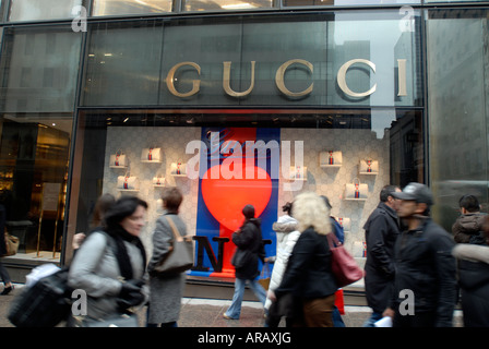 La nouvelle boutique Gucci à Trump Tower sur Fifth Ave avec le sac à main Gucci aime NY Le sac est uniquement disponible dans le nouveau magasin Banque D'Images