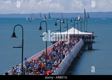 Début de la Brisbane 2007 à Gladstone Yacht Race - Shornecliffe Jetty, Queensland, Australie Banque D'Images