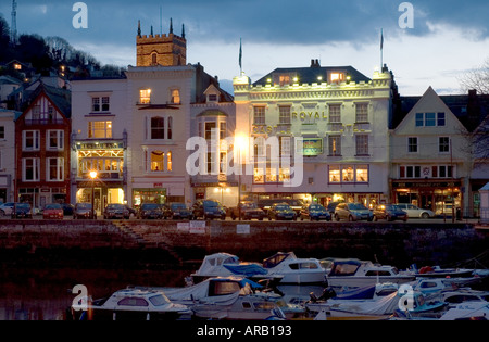 Port de pêche de Dartmouth Devon au Royaume-Uni au crépuscule Banque D'Images