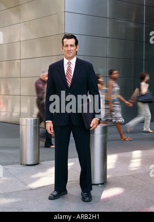 Portrait of businessman standing Outdoors Banque D'Images