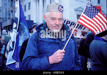 Mars vétérans contre la guerre en Iraq et à appuyer les troupes Rassemblement contre la guerre Madison Square Park 2004 Banque D'Images