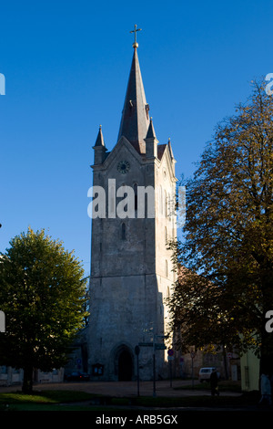 St John's Church, vu de la Place Rose (Roza laukums), Cesis, Lettonie Banque D'Images