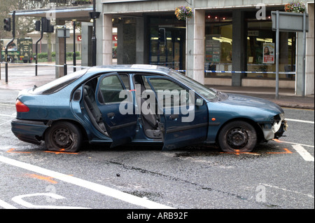 voiture s’est écrasée 01 Banque D'Images