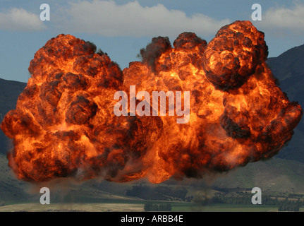 Explosions contrôlées à l'Airshow Banque D'Images