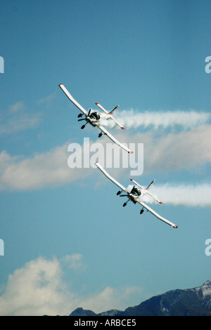 L'équipe de démonstration de voltige aérienne le terreautage avions Fletcher Cresco Banque D'Images