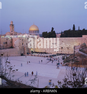 Mur des Lamentations (ouest) et golden dome du Dôme du Rocher, Jérusalem, Israël, Moyen Orient Banque D'Images