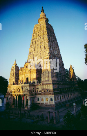 Le Temple Mahabodi à Bodh-gaya (Bodhgaya), où le Bouddha atteint l'illumination, l'État du Bihar, Inde Banque D'Images