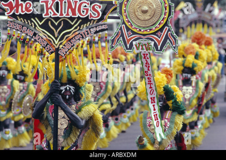 Procession, Ati Atihan carnaval, l'île de Panay, Kalibo, Philippines, Asie du Sud, Asie Banque D'Images