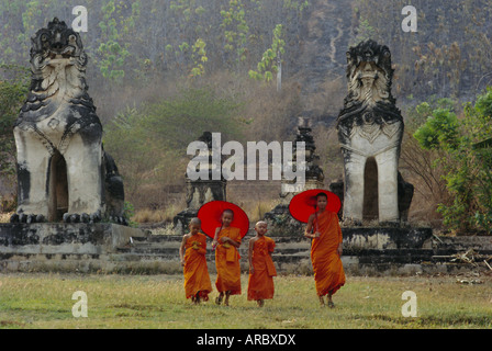 Les moines novices, Doi Kong Mu Temple, Mae Hong Son, dans le nord de la Thaïlande, Asie Banque D'Images