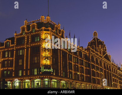Harrods de nuit, Knightsbridge, Londres, Angleterre, Royaume-Uni, Europe Banque D'Images