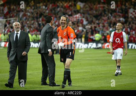 Arsenal remportant la finale de la FA Cup au Millenium Stadium en 2003 au Pays de Galles Banque D'Images