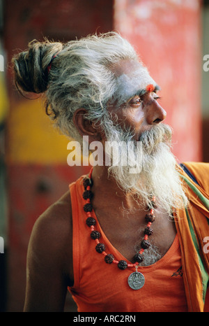 Portrait d'un sadhu, un saint homme, Jaipur, Rajasthan, Inde Banque D'Images