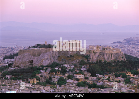 Le Parthénon et acropole de Lykavitos, UNESCO World Heritage Site, Athènes, Grèce, Europe Banque D'Images