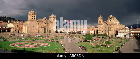 La Cathédrale chrétienne et carré, Cuzco (Cusco), site du patrimoine mondial de l'UNESCO, le Pérou, Amérique du Sud Banque D'Images