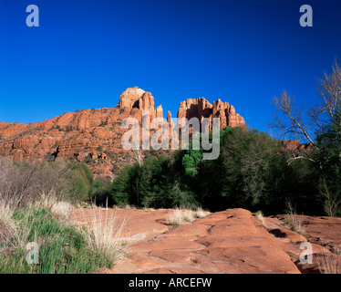 Cathedral Rock, considéré comme un vortex par metaphysicists, dans la lumière du soir, Sedona, Arizona, USA Banque D'Images