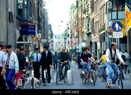 Damstraat Amsterdam red light district drogue prostitution market shop store produire du travail travail travail activités business c Banque D'Images