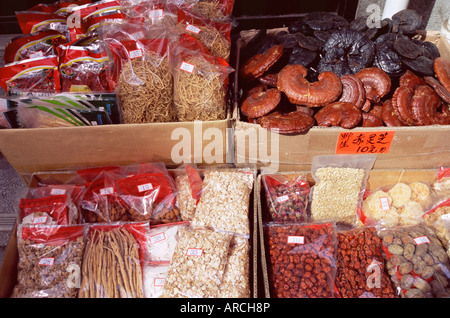 Affichage des fruits secs, Des Voeux Road West, Hong Kong Island, Hong Kong, Chine, Asie Banque D'Images