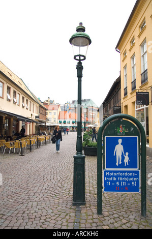 Un avis sur une rue à Malmo Suède indiquant une zone piétonne. Banque D'Images