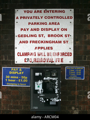 Payer et Afficher Parking Ticket Machine Rue Nelson Sneinton Nottingham le vieux marché aux poissons Banque D'Images