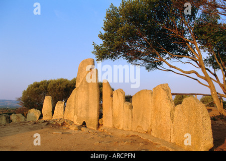 Giant's Tomb près d'Arzachena, Sardaigne, Italie Banque D'Images