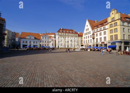 Place de l'hôtel de ville, la vieille ville, Tallinn, Estonie, Europe Banque D'Images