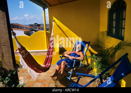 Femme petit Hôtel Salvador de Bahia Brésil Brasil Banque D'Images