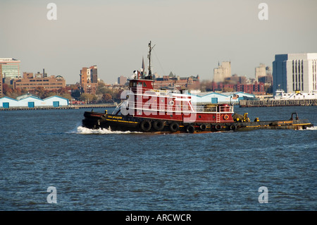 Tirer sur le fleuve Hudson, Manhattan, New York City, New York, États-Unis d'Amérique, Amérique du Nord Banque D'Images