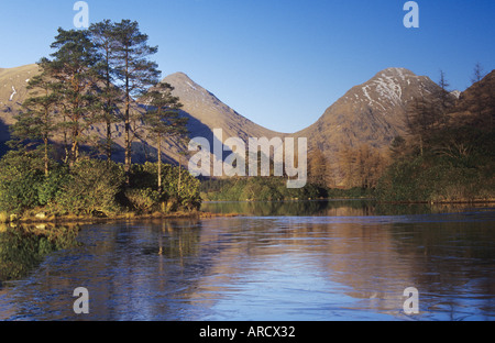 Réflexions à Glen Etive Banque D'Images